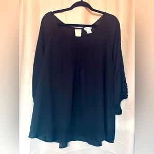 Black blouse with 3/4 lace sleeves
